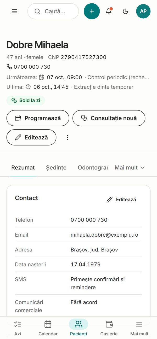 Fișa unei paciente fictive pe telefon: antetul cu alergiile, butoanele rapide și istoricul